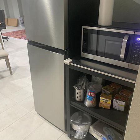 Stylish Basement Studio In Central El Paso - Very Spacious Eksteriør billede