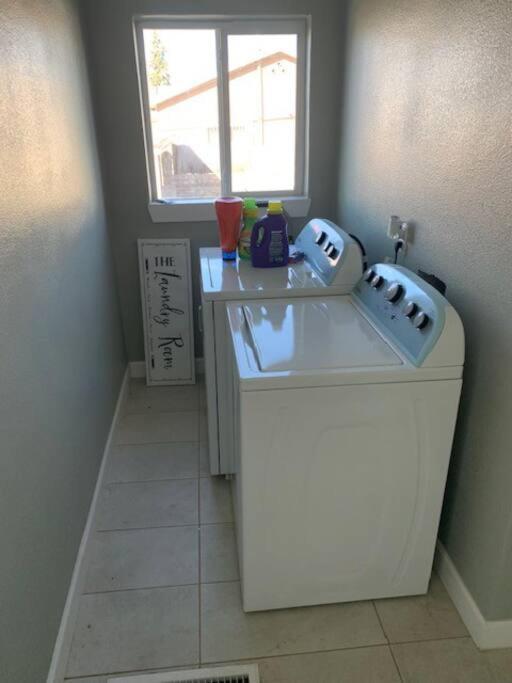 Stylish Basement Studio In Central El Paso - Very Spacious Eksteriør billede